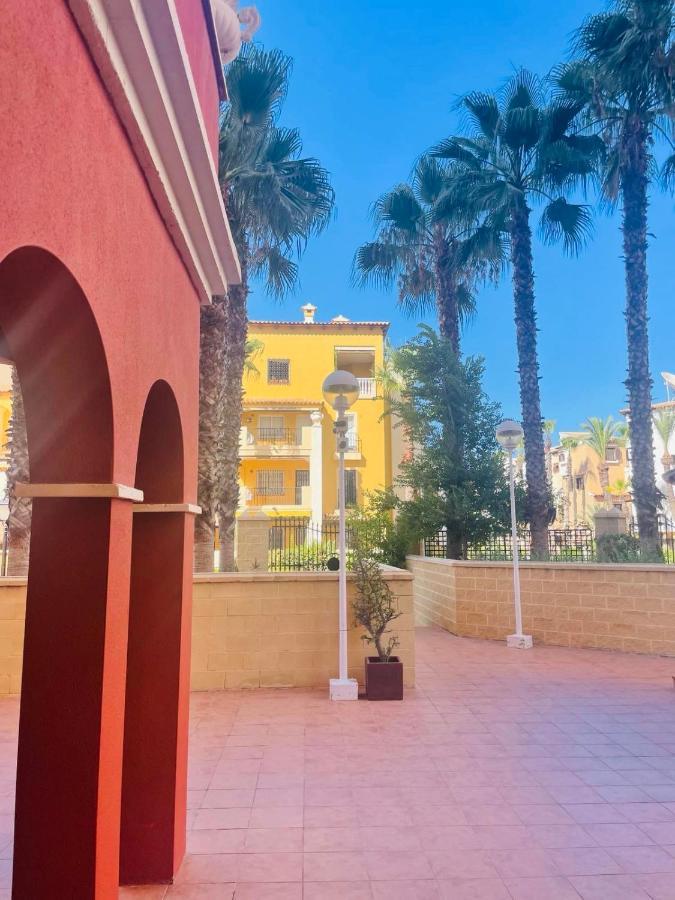 Beach Apartament In Torrevieja Buitenkant foto