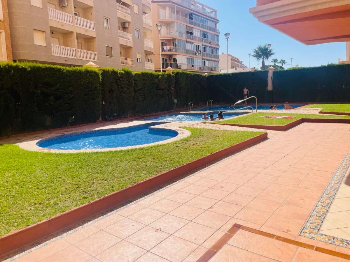 Beach Apartament In Torrevieja Buitenkant foto